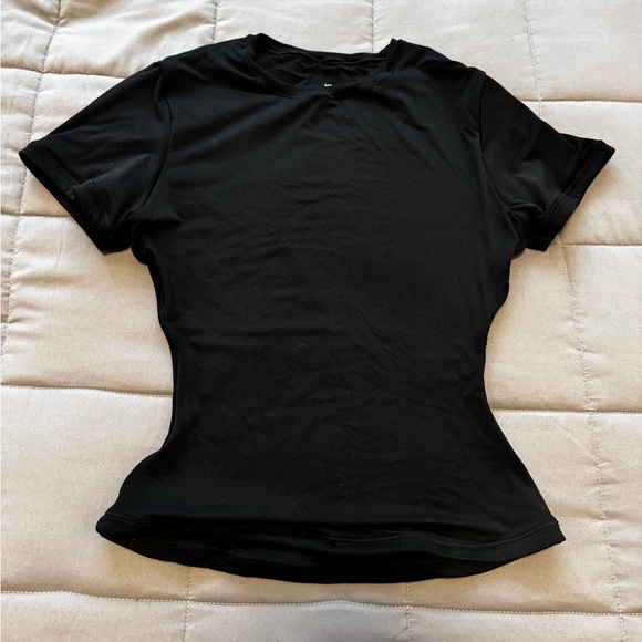 Tight gym shirt - Picture 2 of 3